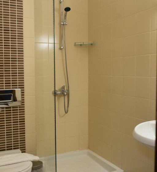 Quarto Superior com Sacada, Ema