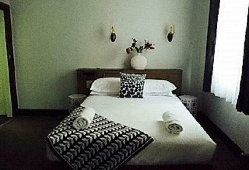 스탠다드 룸, Burkes Hotel Motel