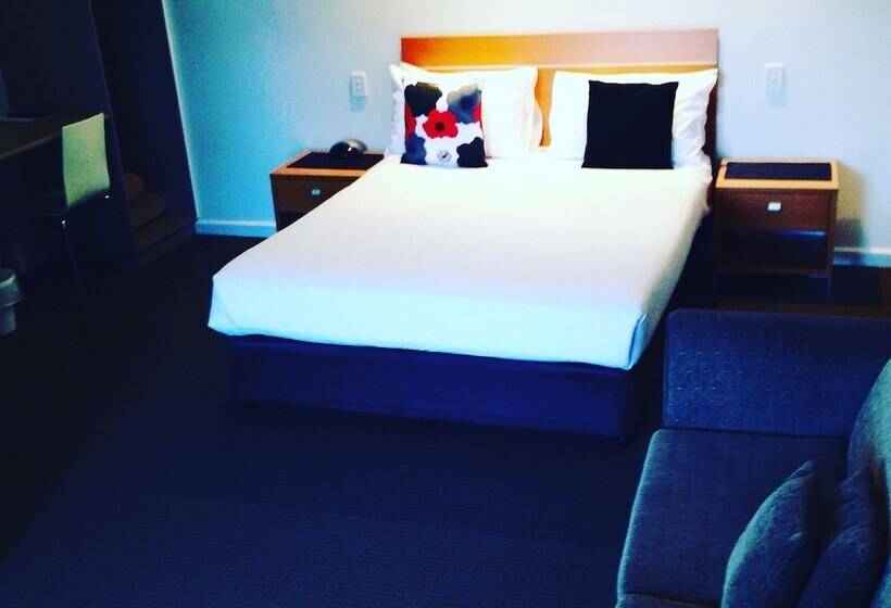 수피리어 룸, Burkes Hotel Motel