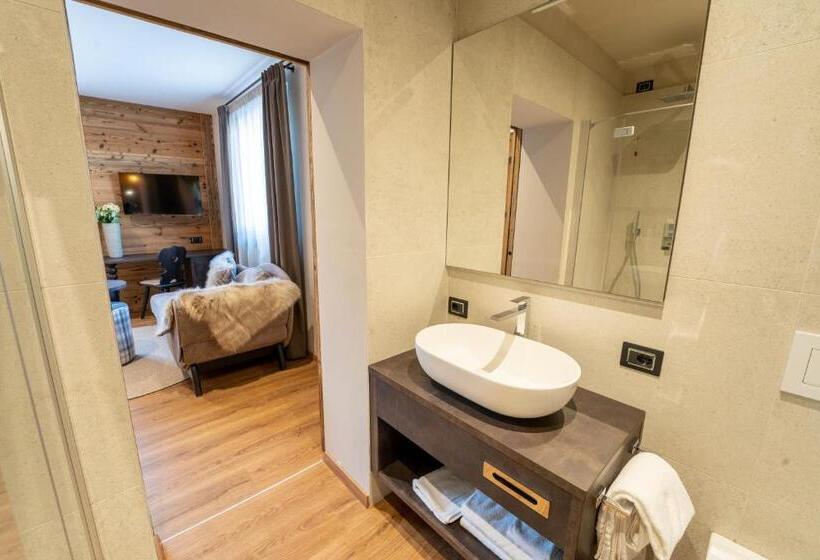 اتاق استاندارد سه نفره, Alpenrose Wellness