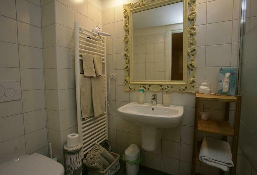 Номер Стандарт Трехместный, La Contrada B&b