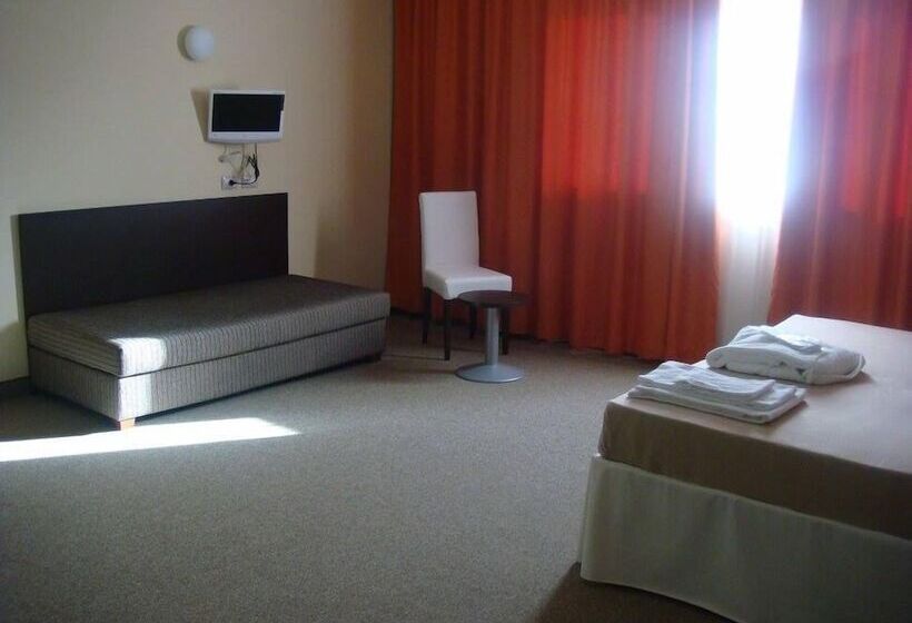 Номер Стандарт Трехместный, Santa Loja Hotel Residence