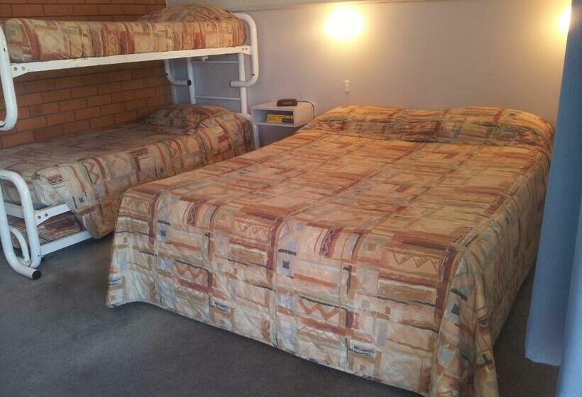 Семейный Номер, Tweed River Motel
