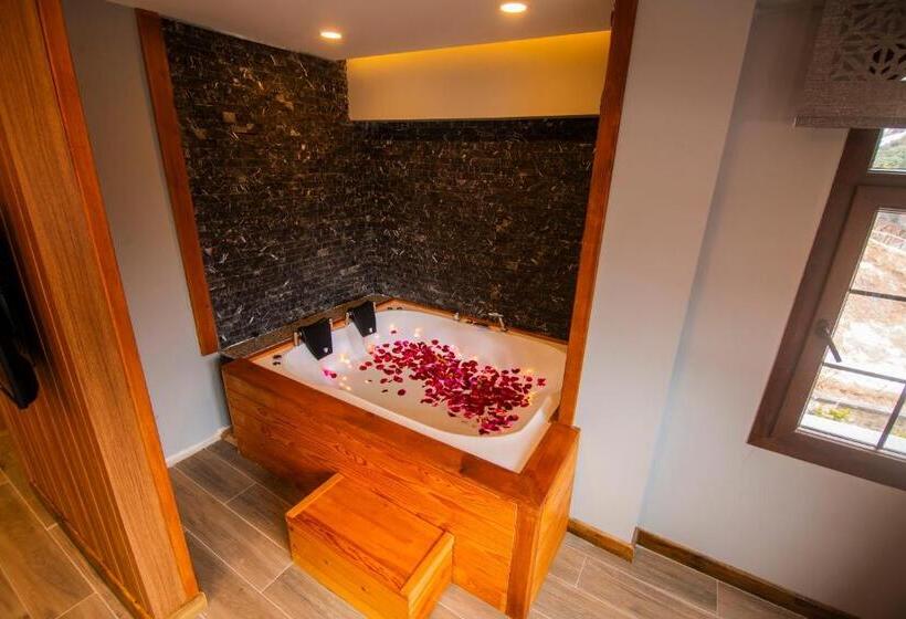 اتاق لوکس خانوادگی, Kervansaray Deluxe