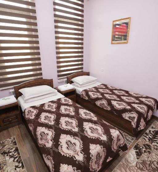 اتاق استاندارد, Guest House Gumbaz Sts