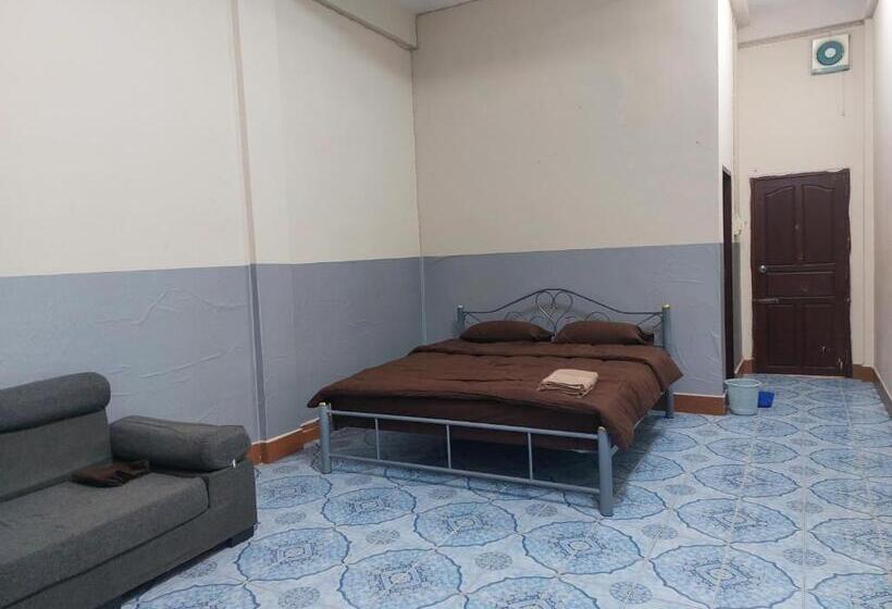 디럭스 룸, Mabuhay Guest House, Thai Embassy Vientiane