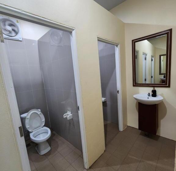 تختخواب در اتاق مشترک, Skypearl Guesthouse & Pub
