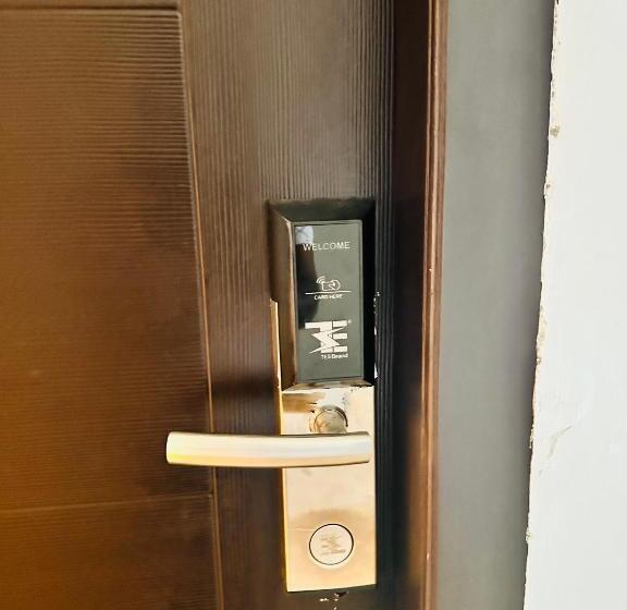 Номер Стандарт, Luxe Hotel Thekkady