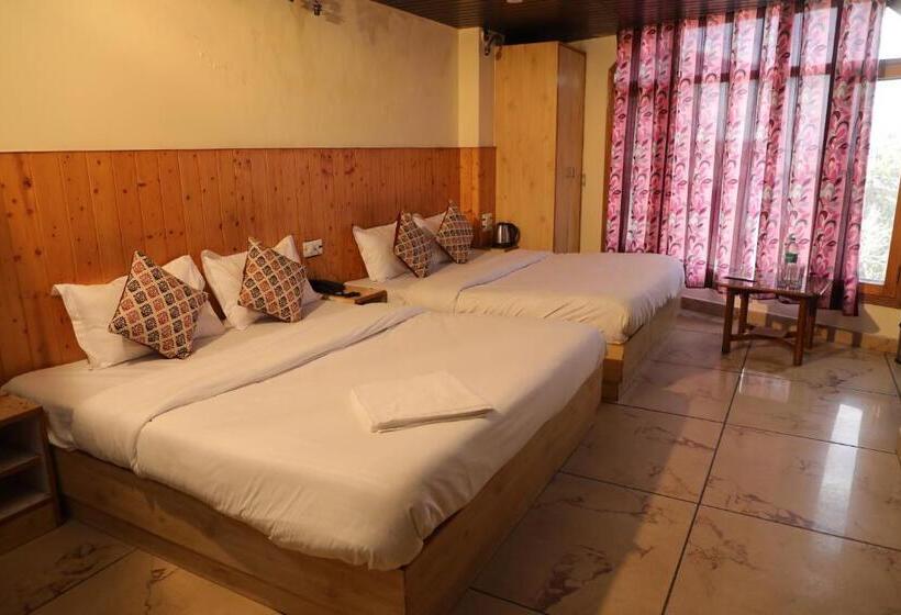 Quarto Familiar Deluxe, Sita Inn