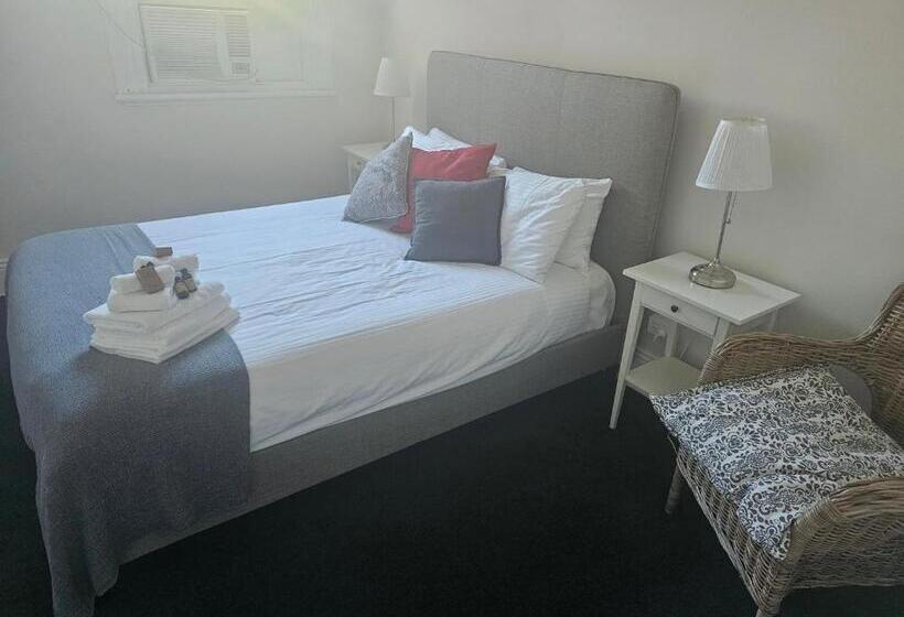 스탠다드 룸, Clubhouse Hotel Yass