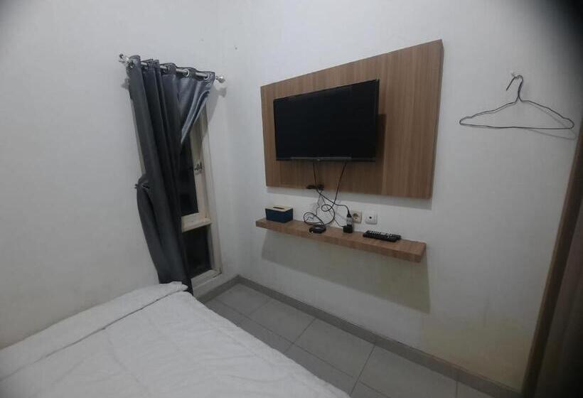디럭스 룸, Oyo 93870 Damai Guest House Cirebon
