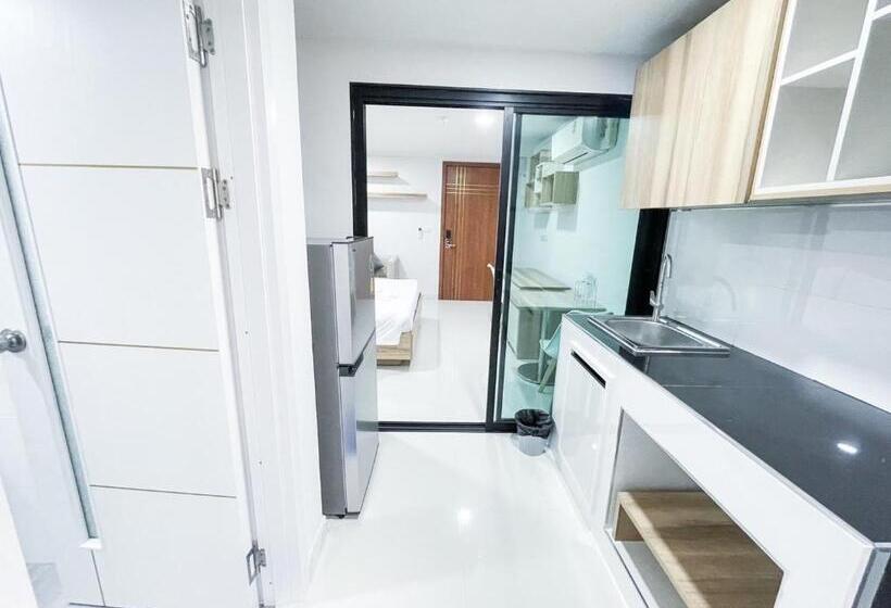 اتاق لوکس با تخت بزرگ, S&y Apartment