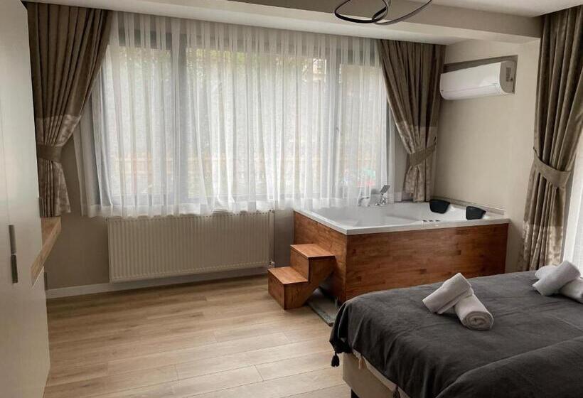 Люкс Кровать Кинг, Lazmaris Suit