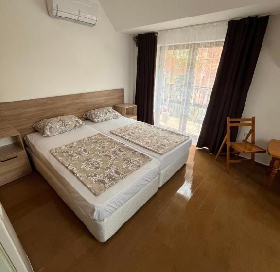 标准间, En Suite Rooms: Novа Guesthouse In Sofia Center