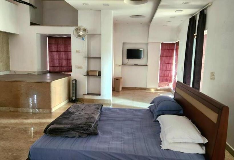 Номер Стандарт с Балконом, The Kalyaneshwar Dixit Hotels & Resorts