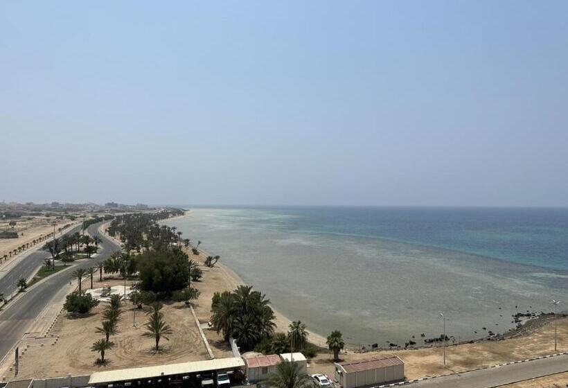 اتاق استاندارد با تخت بزرگ, اطلالة الحوراء