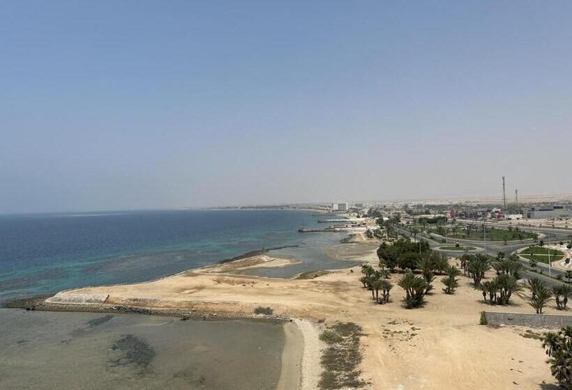 سوئیت با تخت بزرگ, اطلالة الحوراء