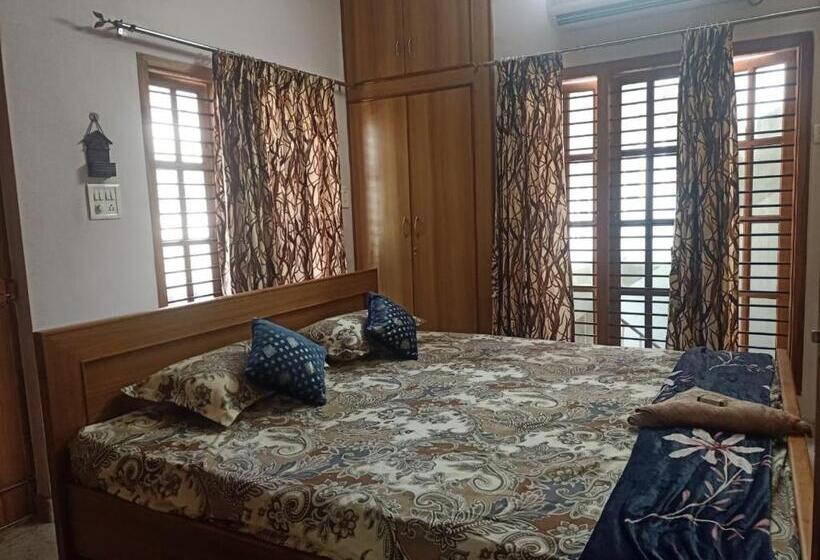 带大床的豪华间, Mahagiri Nest