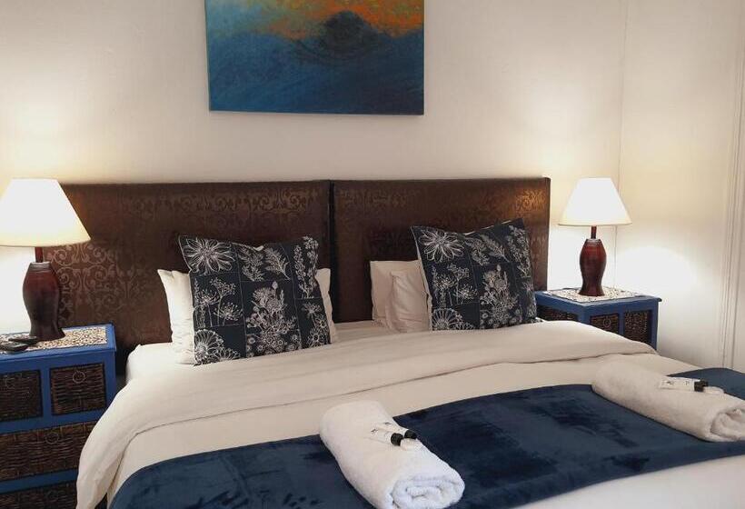 Family Suite, Rhino Manor