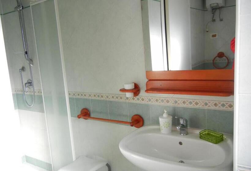 Четырехместный Номер Стандарт Вид на Сад, B&b Villa Evelina
