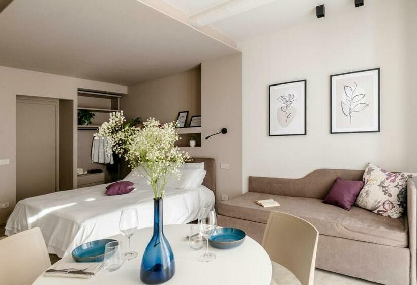 סטודיו סטנדרט עם מרפסת, Il Cortile Suites