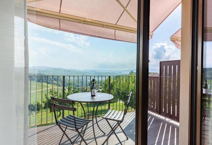 סטודיו סטנדרט עם מרפסת, Il Cortile Suites