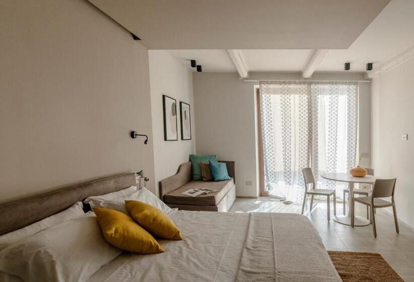 סטודיו סטנדרט עם מרפסת, Il Cortile Suites
