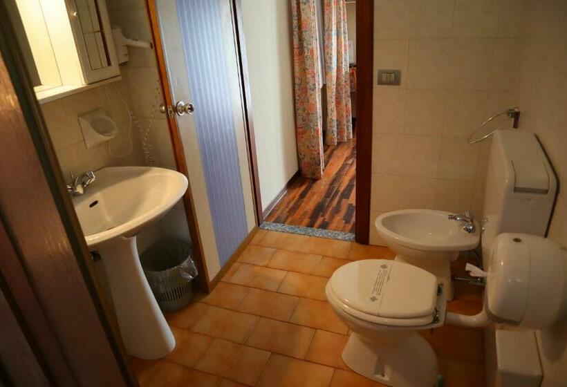 Номер Стандарт, Albergo Del Ponte