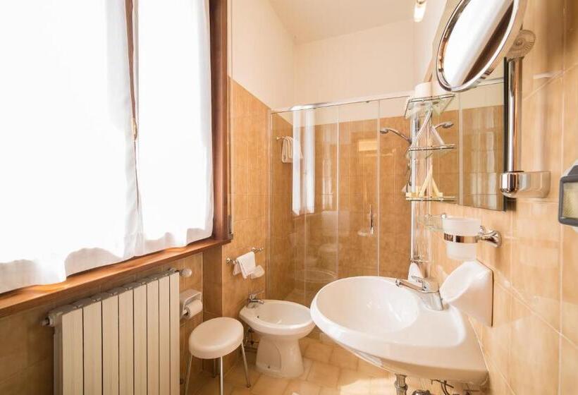 חדר סטנדרט יחיד, Albergo Carancini