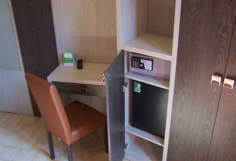 اتاق استاندارد یک نفره, Albergo Carancini
