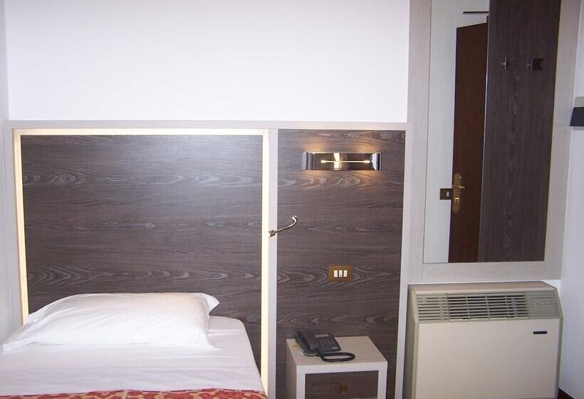 חדר סטנדרט יחיד, Albergo Carancini