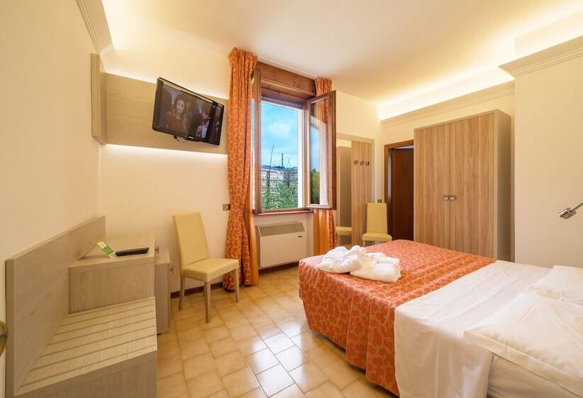 اتاق استاندارد یک نفره, Albergo Carancini