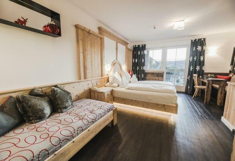 Номер Deluxe, Chalet S   Dolomites Design   Adults Recommended