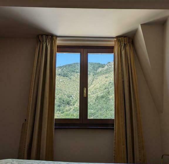 اتاق استاندارد یک نفره, Del Sole