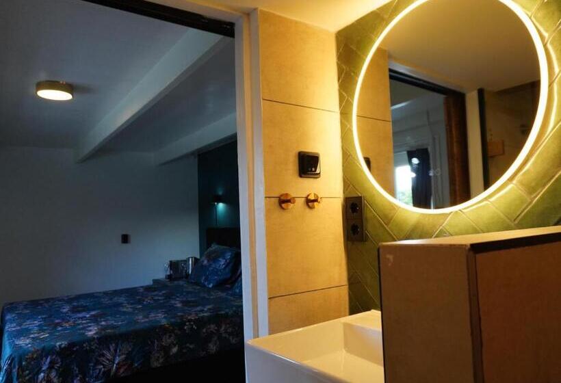 Номер Deluxe с Балконом, B&b Catharinenburg, Optionele Wellnessfaciliteiten Beschikbaar!