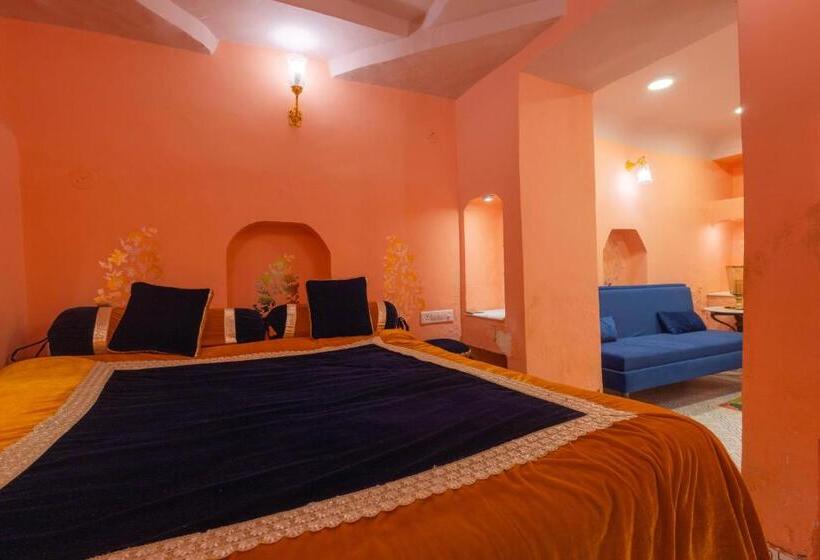 اتاق لوکس, Sheel Mahal  Near Hawa Mahal