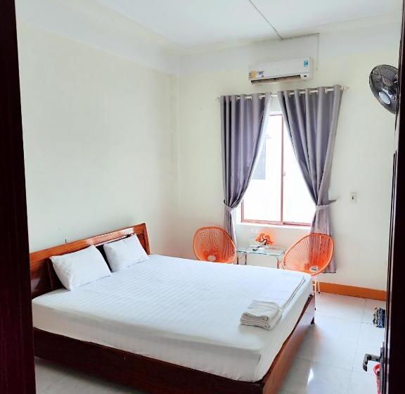 Deluxe Room Side Sea View, View Nhat Le Beach