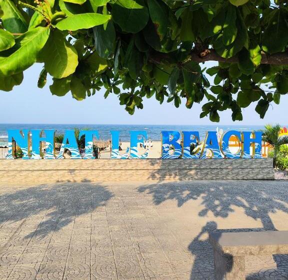 Standard Room Garden View, View Nhat Le Beach