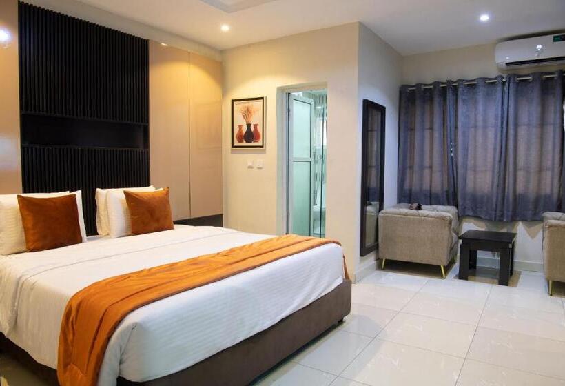 اتاق لوکس با تخت بزرگ, Ifycious Lodge