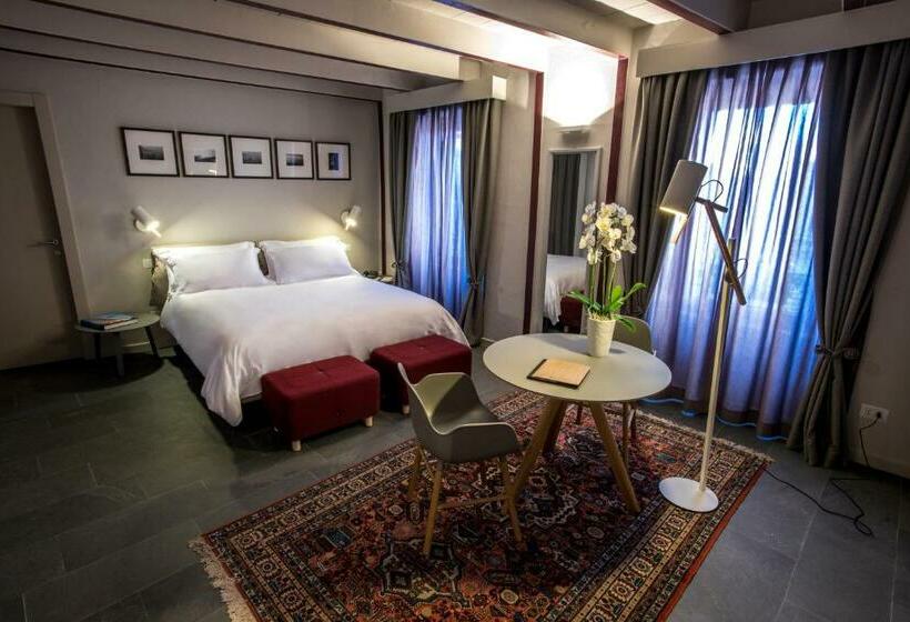 اتاق لوکس, Uve Rooms & Wine Bar