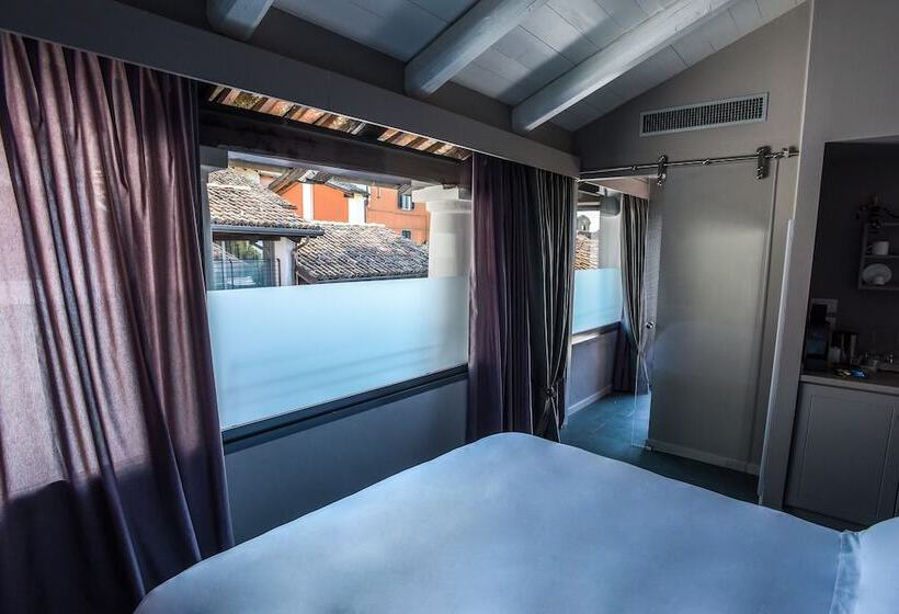 اتاق سوپریور, Uve Rooms & Wine Bar