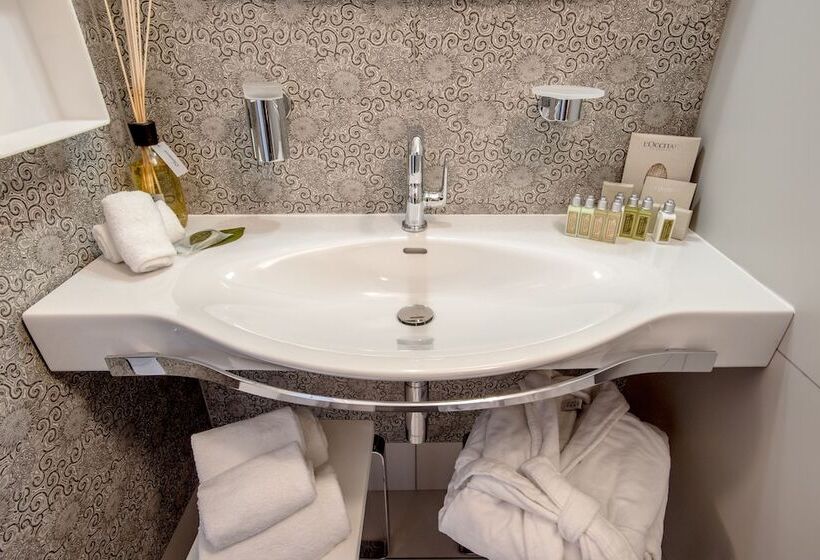 Люкс, Uve Rooms & Wine Bar