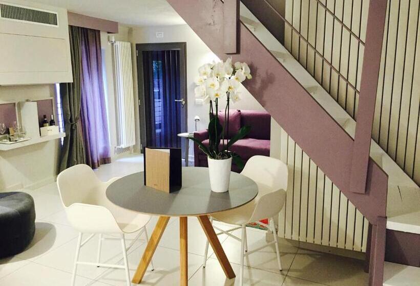 Люкс, Uve Rooms & Wine Bar