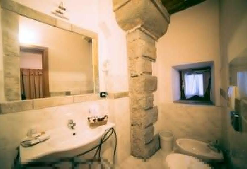 标准三人间, Abetone E Piramidi Resort