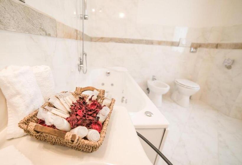 Семейный Номер, Abetone E Piramidi Resort