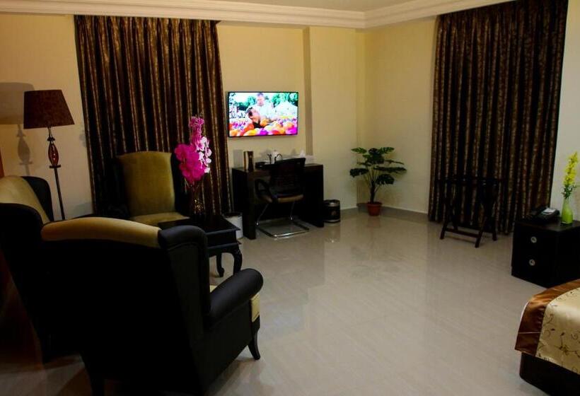 Superior Room, Queen Plaza