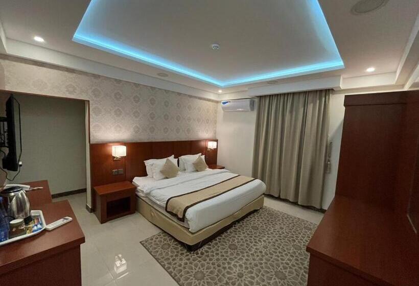 Студия Стандарт, هاوس إن House Inn