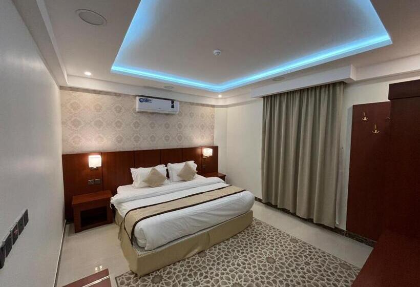 Полулюкс, هاوس إن House Inn