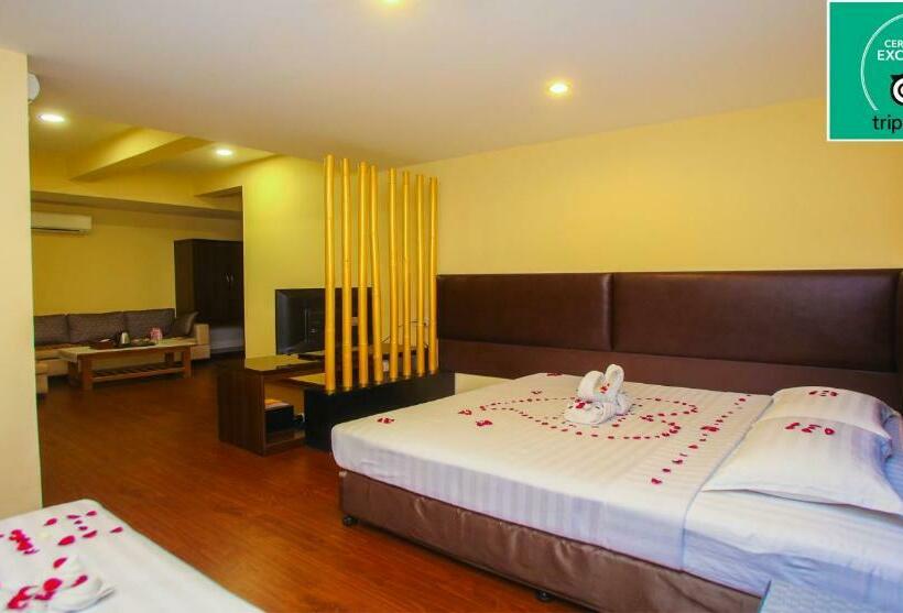 Deluxe Triple Room, Grace Treasure