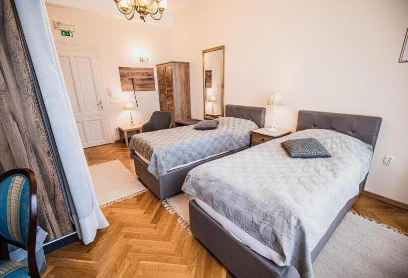 اتاق لوکس, Guest House Veronika